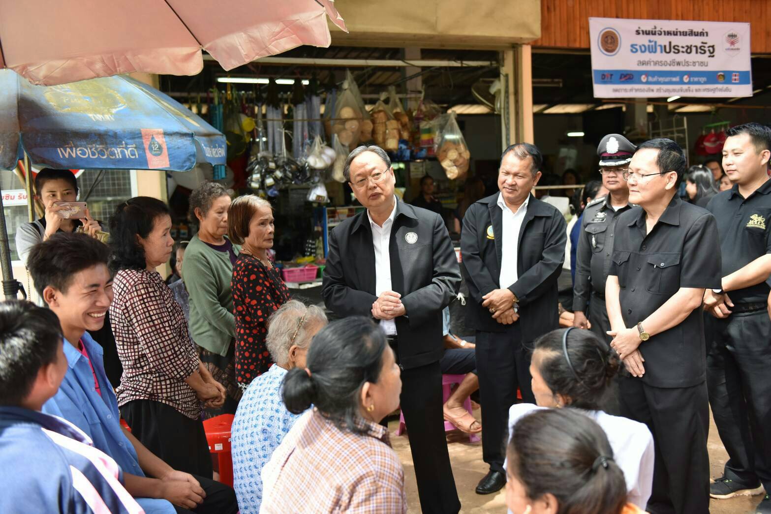พาณิชย์เข้มติดตามสวัสดิการแห่งรัฐ พบร้านขายสินค้าหมดอายุ ผิดจริงดำเนินการทางกม.ทันที
