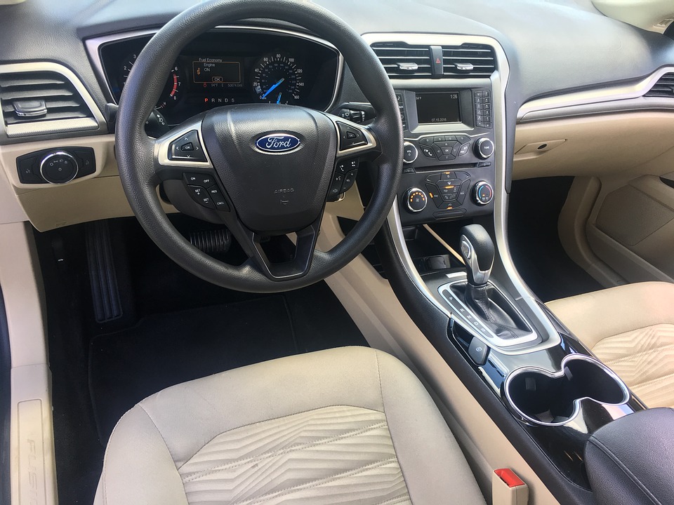 “ฟอร์ด” เรียกคืนรถ 1.3 ล้านคัน ในอเมริกาเหนือ เพื่อติดอุปกรณ์กันน้ำสำหรับล็อกประตูด้านข้าง