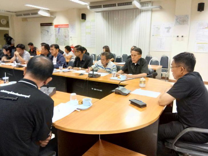 ผู้ว่าขอนแก่นเรียกประชุมด่วนหลังมวลน้ำทะลัก สั่งนายอำเภอถ้าสถานการณ์ไม่ดีให้เตรียมอพยพ