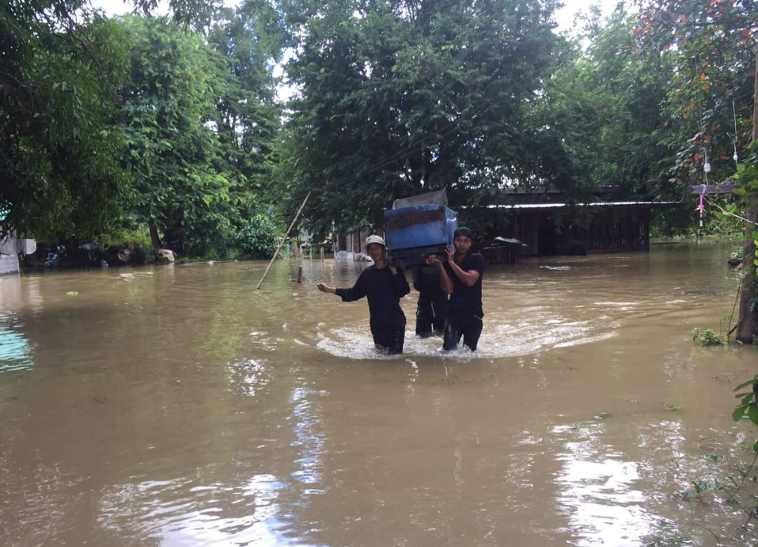ปภ.สรุป 15 จังหวัดยังท่วม ดับ 6 ศพ เดือดร้อนกว่า 2 แสนครัวเรือน ประสานเร่งระบายน้ำ