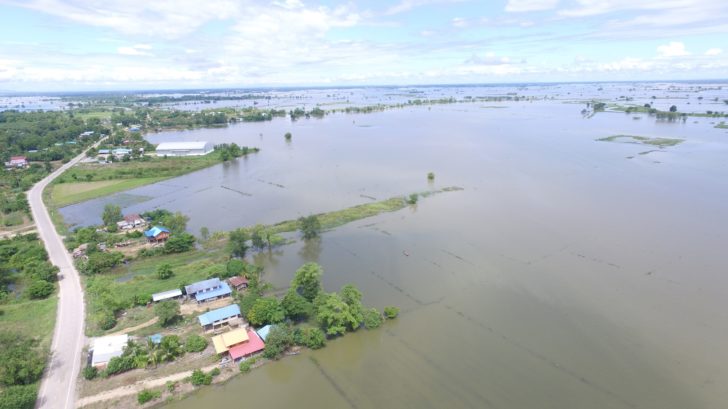 พิษณุโลกกักเก็บน้ำเกินเป้า 400 ล้าน ลบ.ม. น้ำท่วมทุ่งบางระกำโมเดล กระทบเส้นทางสัญจรปชช.