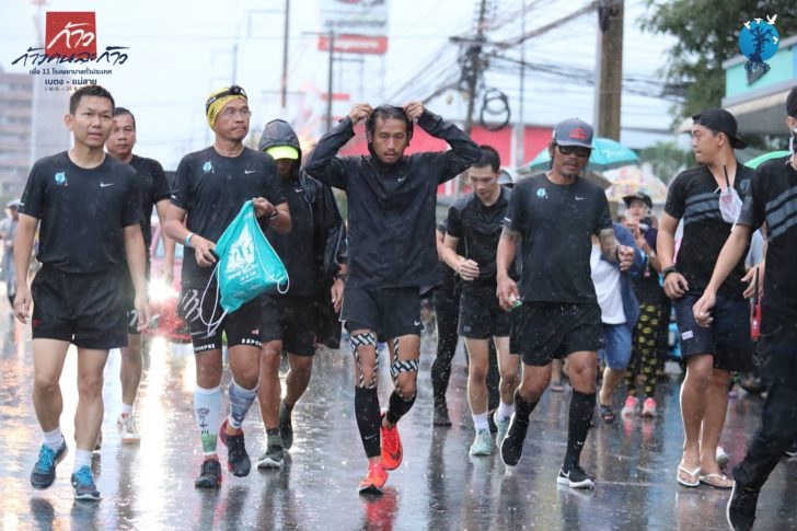 ทางหลวงประจวบฯ หยุดก่อสร้างถนนเพชรเกษมชั่วคราวเตรียมรับ “ตูน บอดี้สแลม” พร้อมทีม “ก้าว”