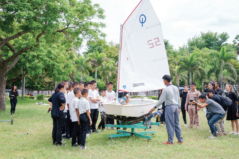 “KTC” เติมใจบ้านทุ่งมหาเมฆ ย้อนรอย ร.9 ทรงกีฬาเรือใบ