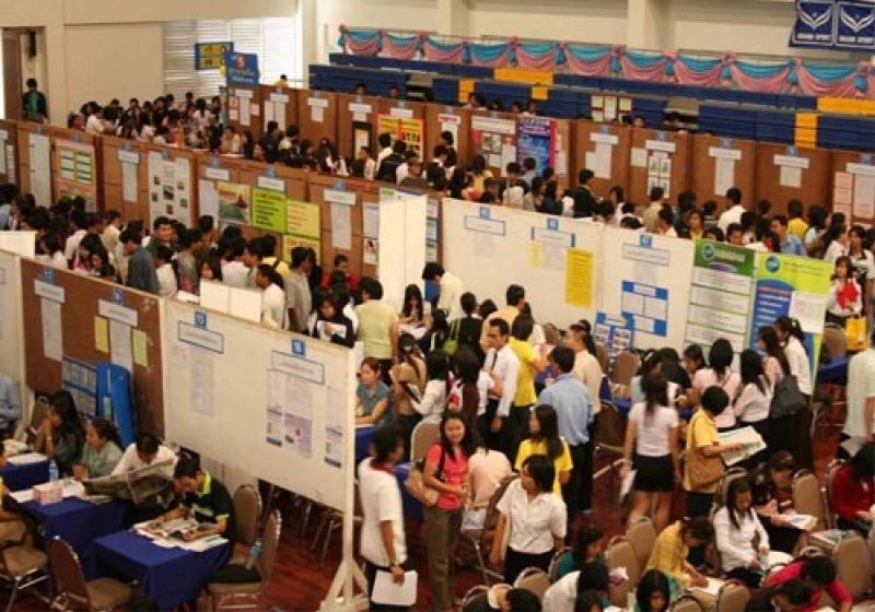 กรมการจัดหางาน ชวนนักศึกษาจบใหม่ หางานผ่านแอพพลิเคชั่น Smart Job