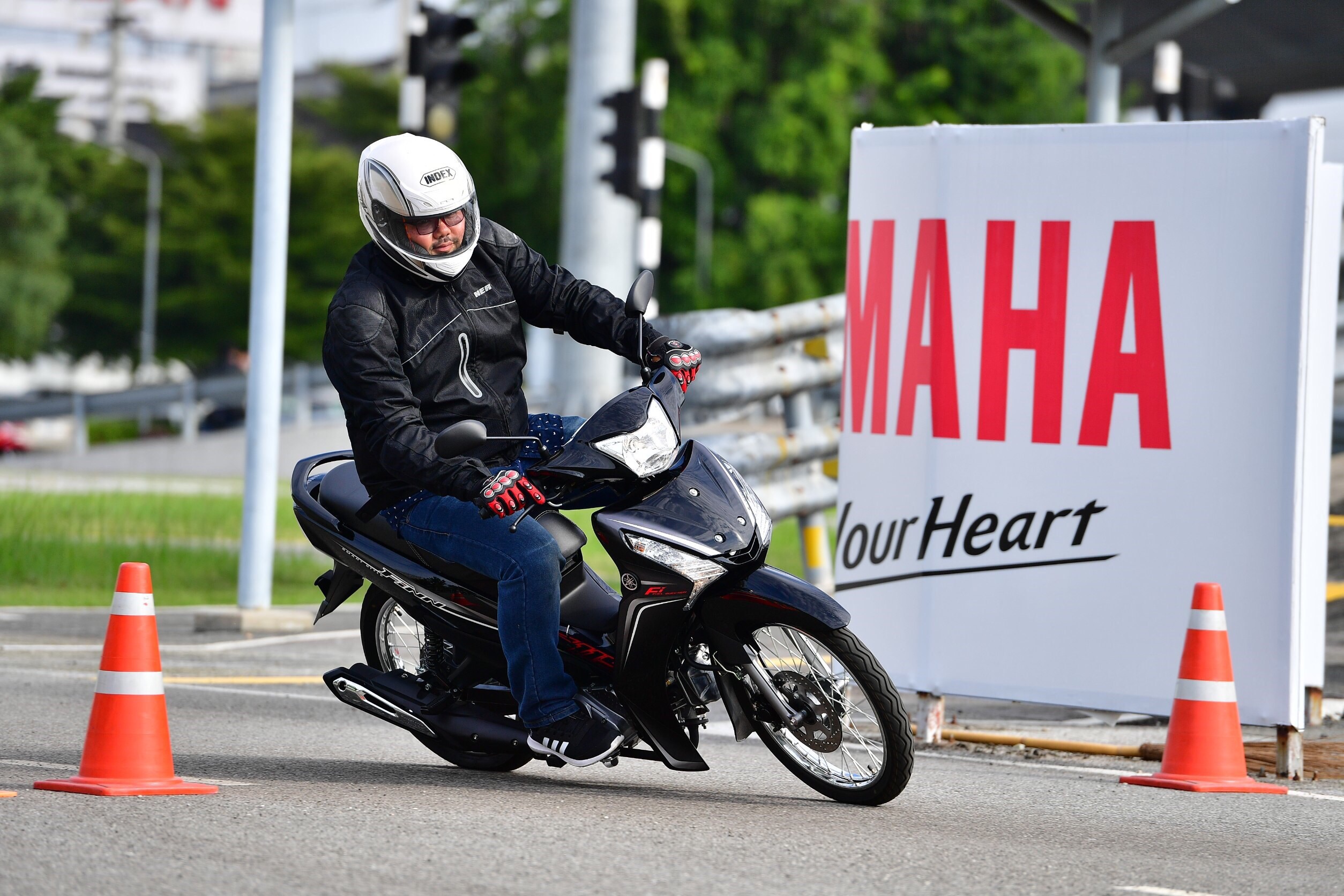 “ยามาฮ่า” ขนทัพสื่อมวลชนชั้นนำร่วมทดสอบขับขี่รถครอบครัวยุคใหม่ YAMAHA FINN