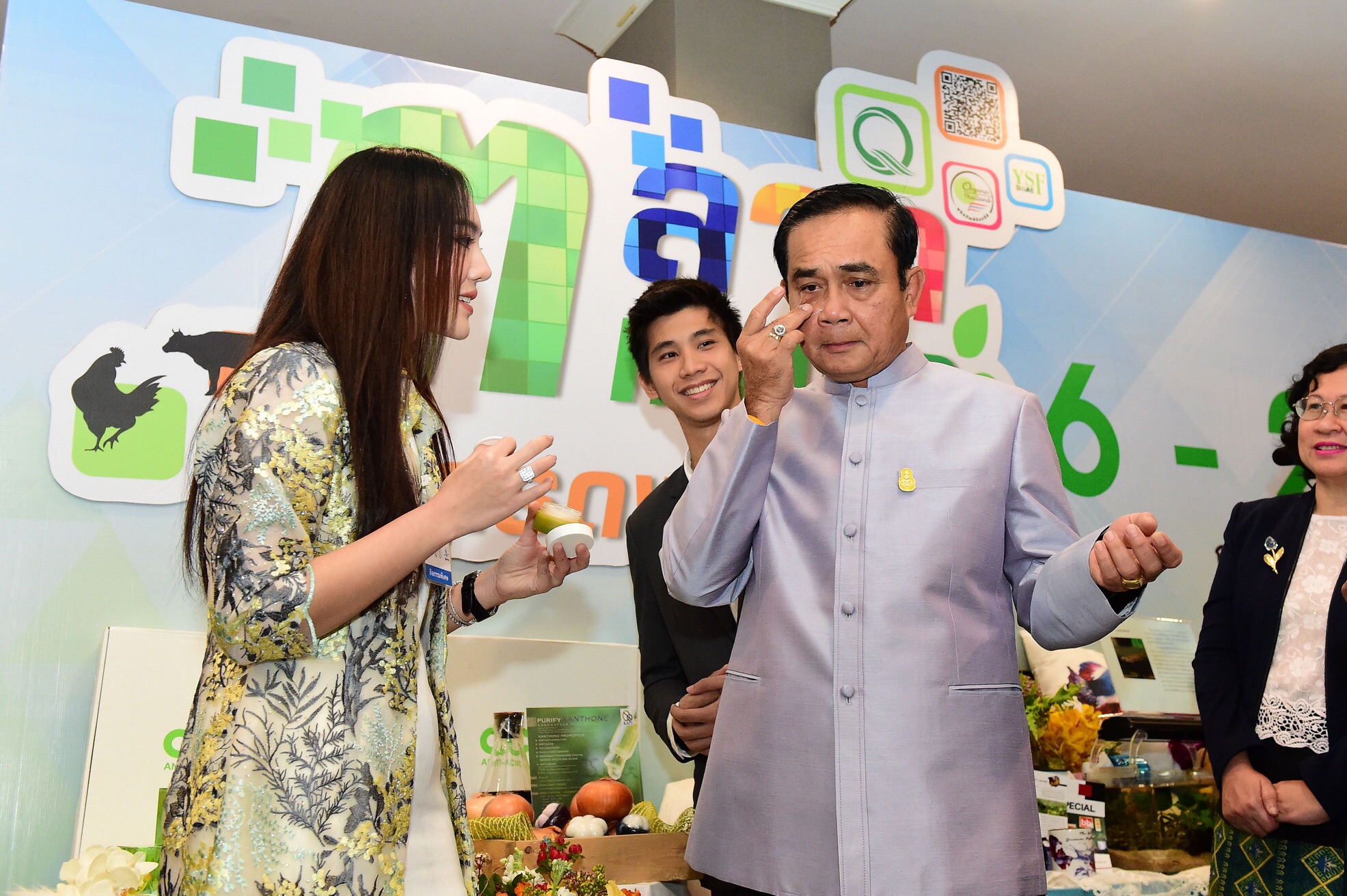 จับตาประชุมคสช.-คลังชงครม.ช้อปช่วยชาติ มท.เสนอเด้ง 4 ผู้ว่าฯ