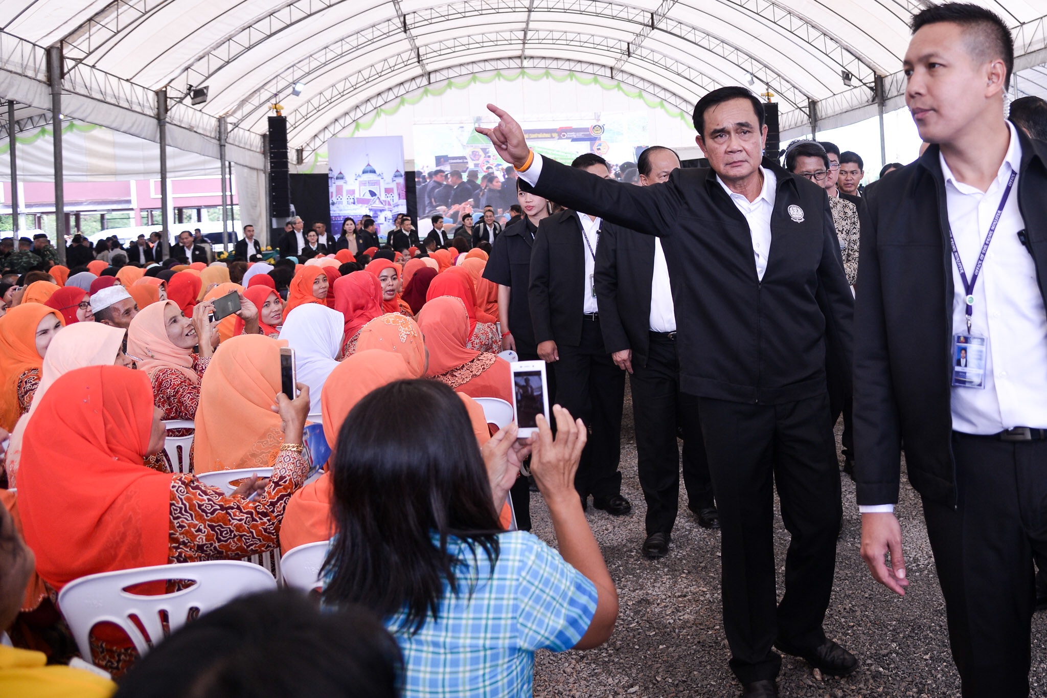 “บิ๊กตู่” ตรวจเยี่ยมการดำเนินโครงการอุตฯแปรรูปน้ำมันปาล์ม จ.ปัตตานี เผยผลสำรวจชาวบ้านพอใจโครงการที่รัฐทำอยู่