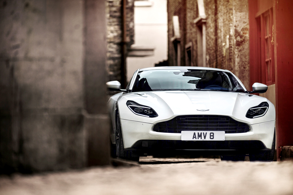 แอสตัน มาร์ติน “DB11 V8” 4 ลิตร ทวินเทอร์โบ