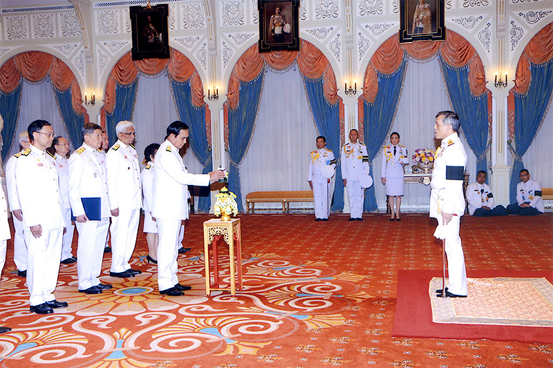 พระเจ้าอยู่หัวมหาวชิราลงกรณ ธ สานแสงสว่างพระบรมชนกนาถ