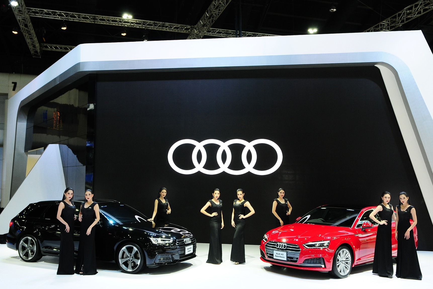 “ออดี้” ส่ง 2 รุ่นใหม่ “A4 Avant Black Edition-A5 Sportback” บุกมอเตอร์เอ็กซ์โป