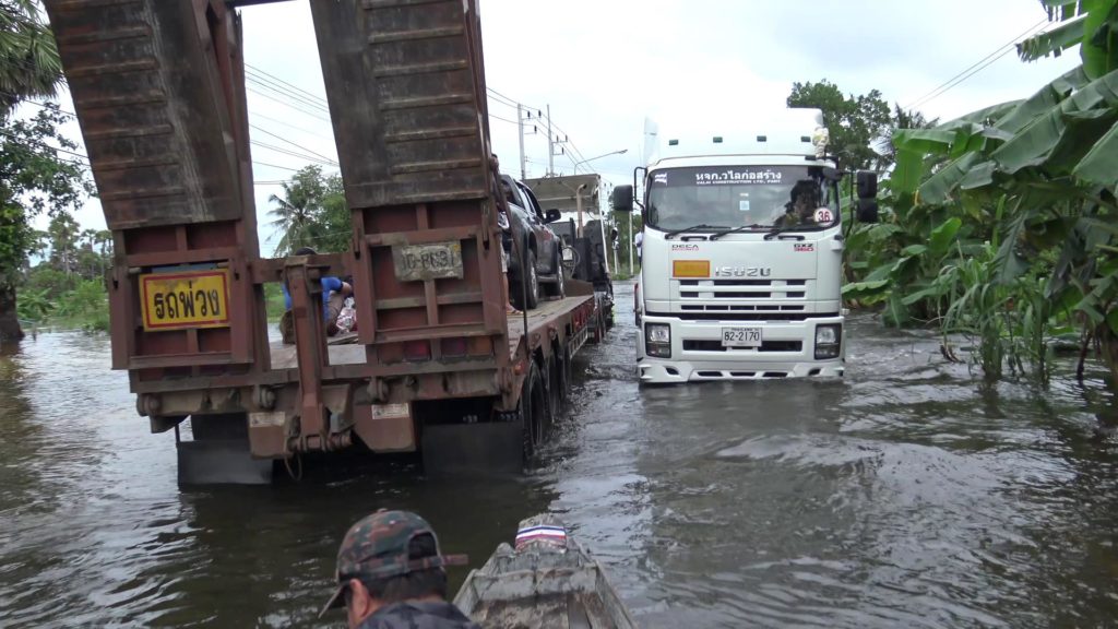 สงขลายังอ่วม 4 อำเภอท่วมสูง ต้องใช้รถบรรทุก-เรือสัญจร