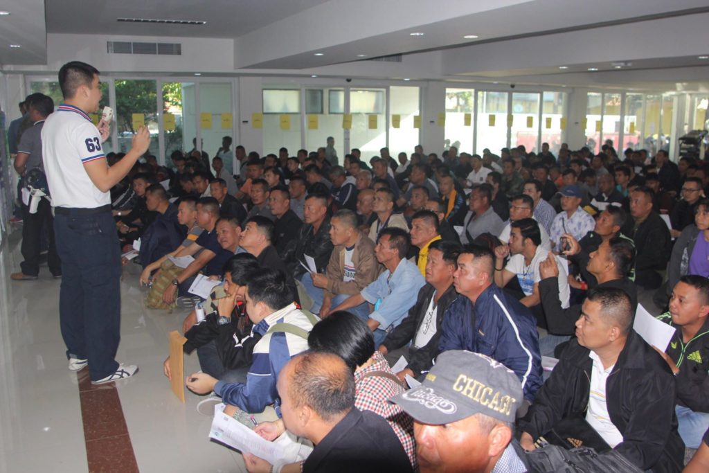 “ซานต้าป้อม” มอบของขวัญปีใหม่ตร.นัดมอบปืนหลวง 5.5 หมื่น แจกโรงพักละ 60 กระบอก