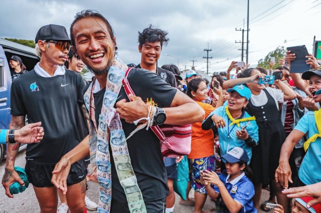 รวม 10 เรื่องพีค! “ตูน บอดี้สเเลม” ระหว่างวิ่งโครงการ “ก้าวคนละก้าว”