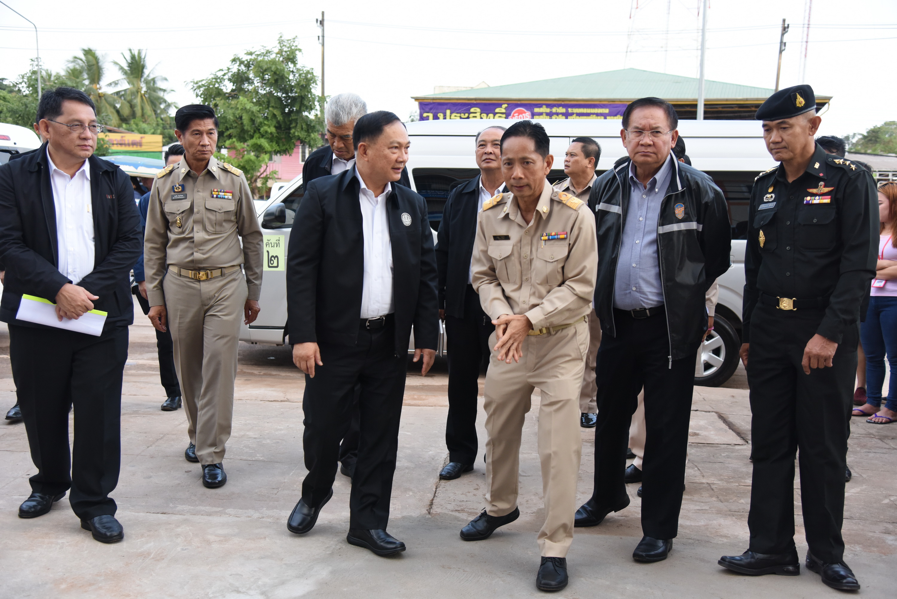 “บิ๊กอู๋” ลงพื้นที่ด่านหนองคาย ปรับระบบศูนย์แรกรับเข้าทำงานฯ ยึดสะดวก คล่องตัว