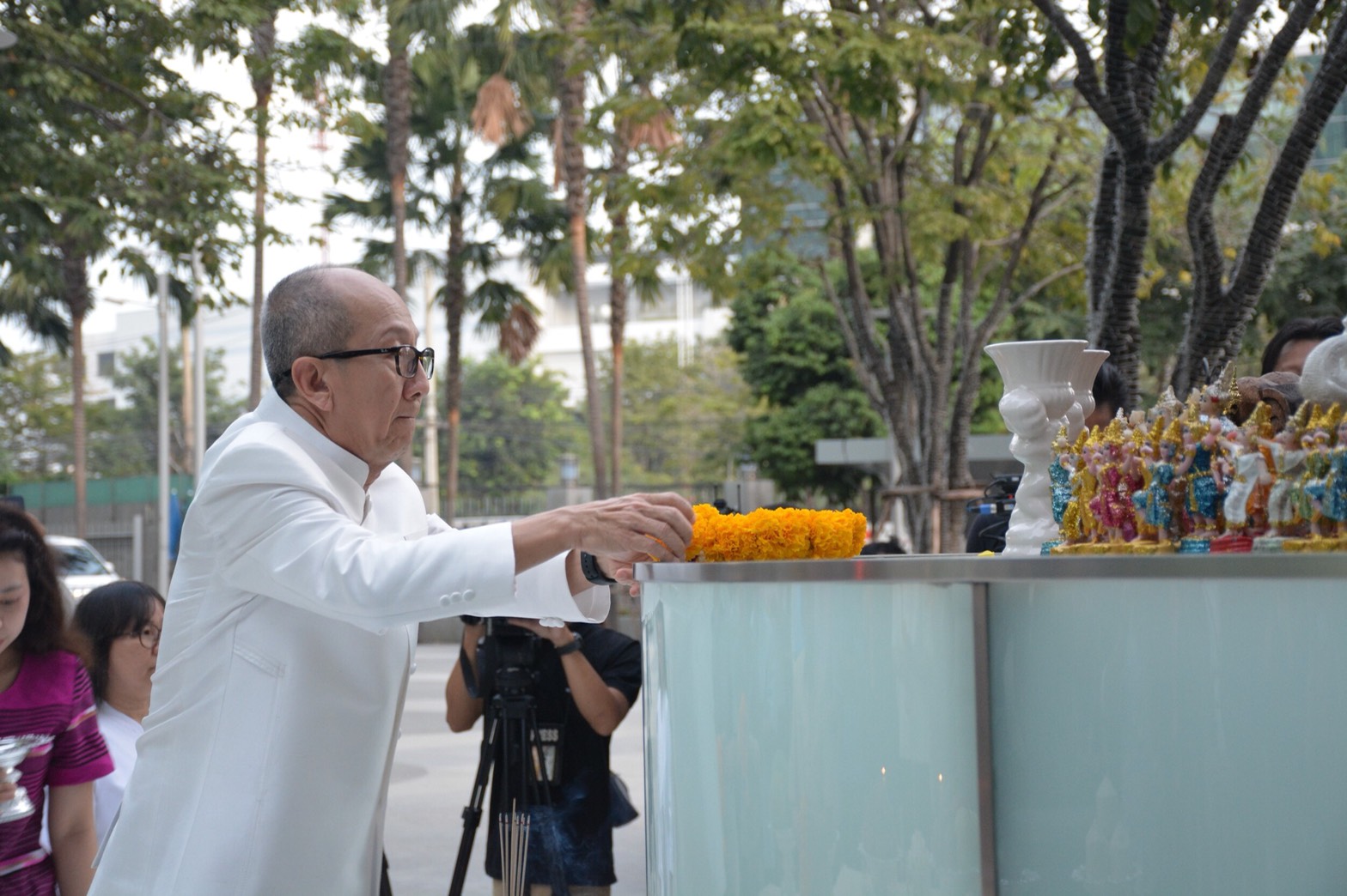 “ดร.ศิริ จิระพงษ์พันธ์” รมว.พลังงาน เข้าสักการะพระพรหม-ร่วมประชุมและมอบนโยบายขับเคลื่อนภารกิจที่สำคัญ