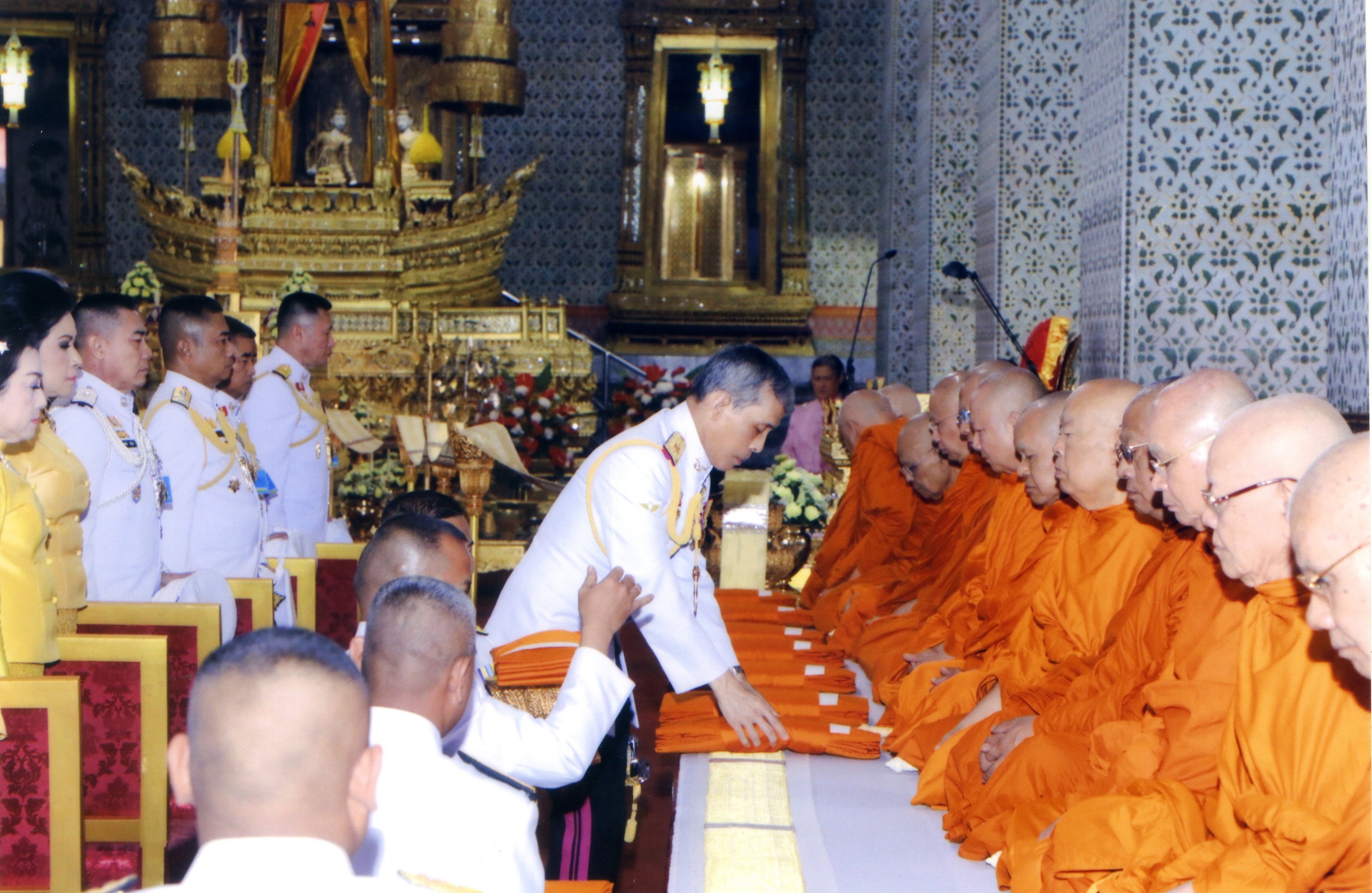 สมเด็จพระเจ้าอยู่หัว ทรงบำเพ็ญพระราชกุศลถวายในหลวง ร.9