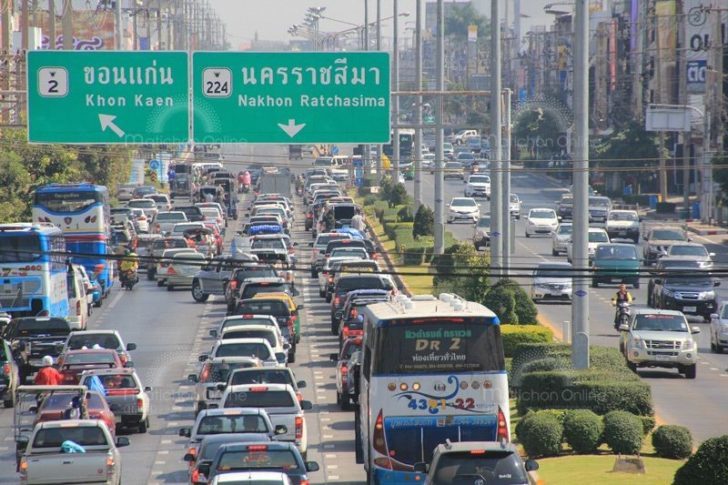 ถนนมิตรภาพรถติด-728x485