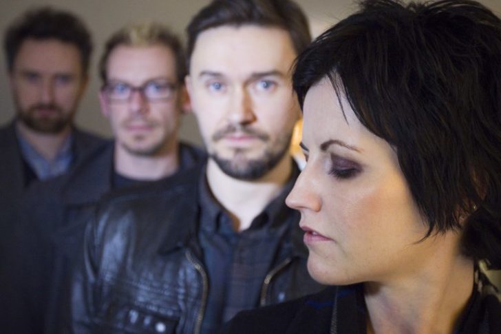 เปิด 5 เพลงสุดยอดของ The Cranberries โลกดนตรีอาลัย 