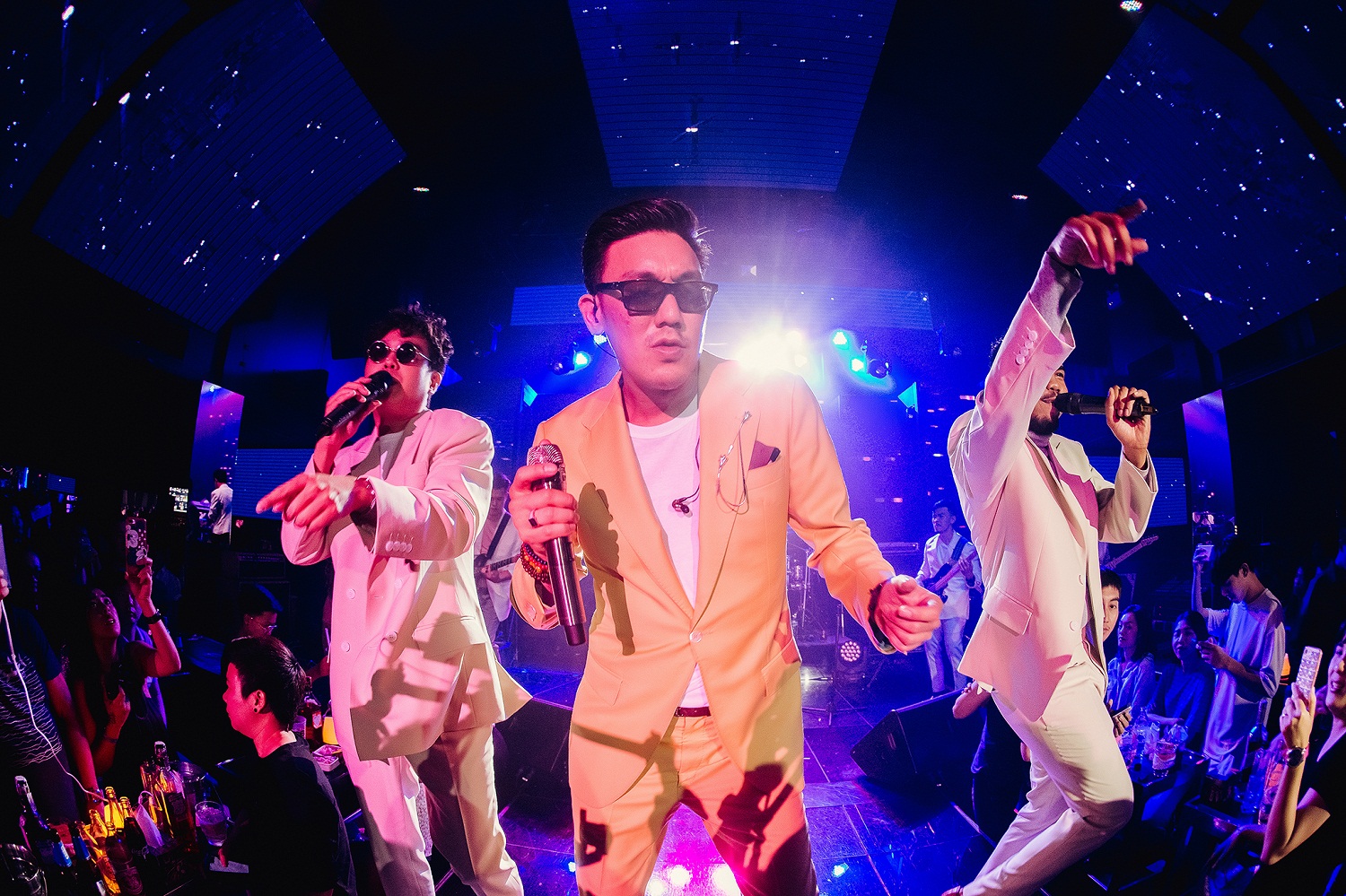 “บุรินทร์” คัมแบ็ก ย้ายบ้านซบ Muzik Move ระดมทีมงานอินเตอร์ทำเพลงใหม่ “Spotlight”