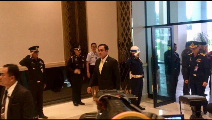 “บิ๊กตู่” บินถก 25 ปี อาเซียน-อินเดีย ที่กรุงนิวเดลี ปัดตอบตั้งกรรมการ “ไทยนิยม”