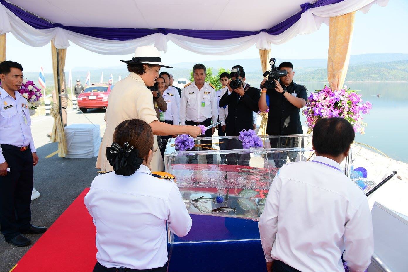 สมเด็จพระเทพฯ เสด็จพระราชดำเนินไปทรงเยี่ยมชมอ่างเก็บน้ำนฤบดินทรจินดา พสกนิกรปลื้มปีติเฝ้ารับเสด็จเนืองแน่น