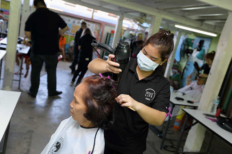 “ลอรีอัล” ให้อาชีพ Beauty For A Better Life