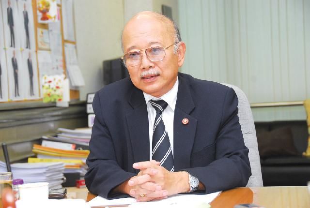 “กล้านรงค์” วูบกลางห้องประชุม สนช. เจ้าหน้าที่ปั๊มหัวใจช่วย
