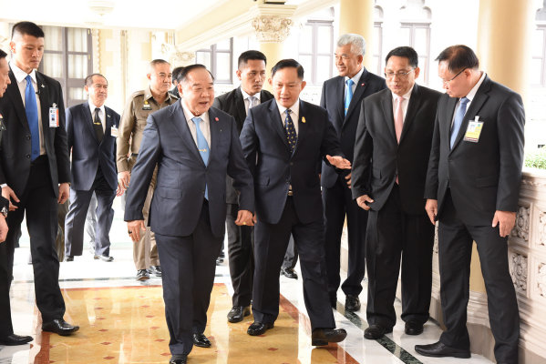 “ประวิตร” ย้ำพิสูจน์สัญชาติต้องจริงจัง-โปร่งใสและตามกำหนด