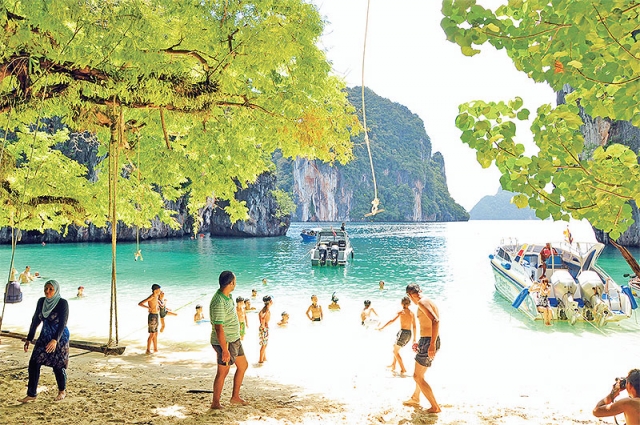 รมว.ท่องเที่ยวฯ ชวนประชาชนใช้ไลน์…ช่วยชาติ !