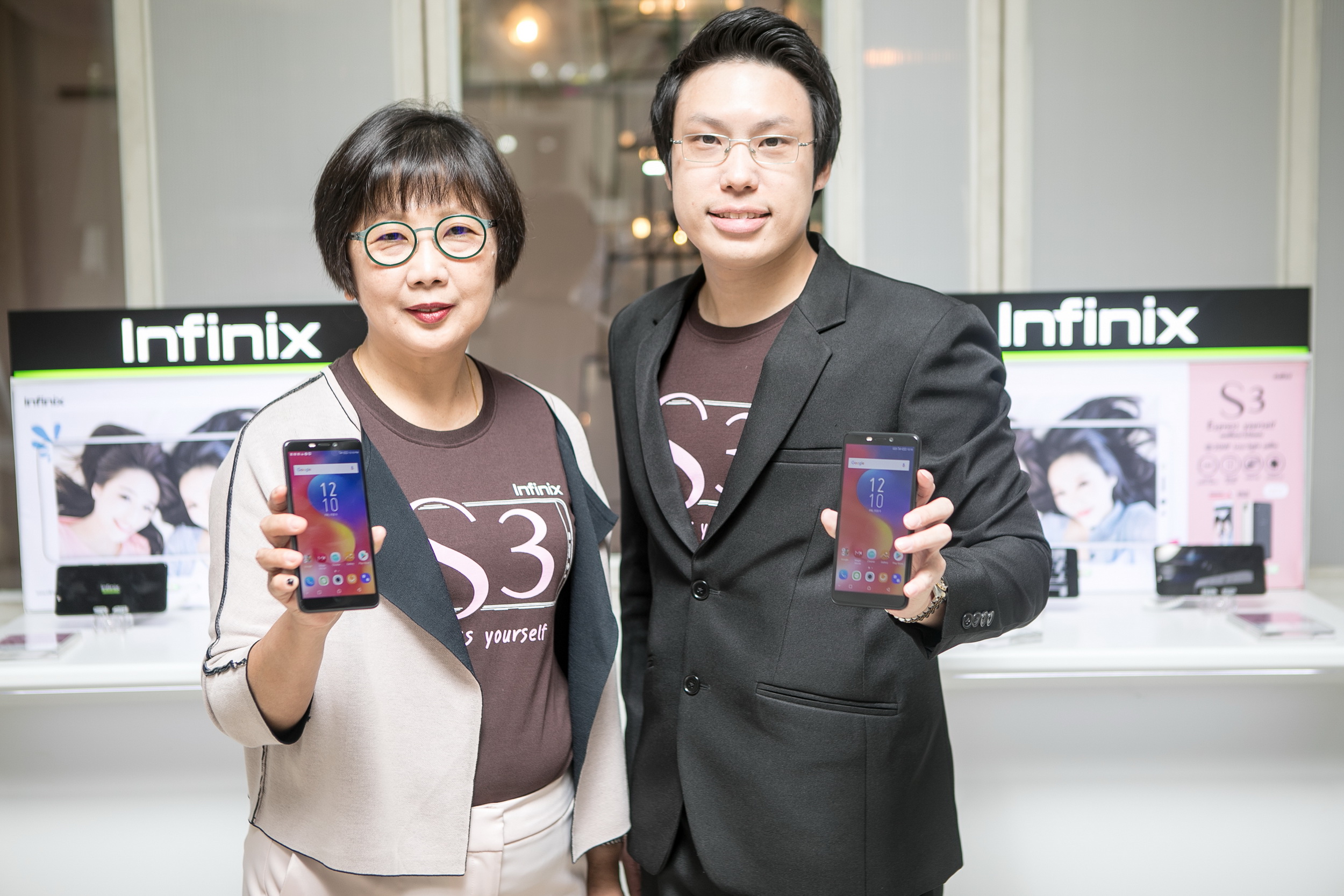 อินฟินิกซ์ชิงแชร์สมาร์ทโฟน จับมือร้านตู้เจาะลูกค้าต่างจังหวัด