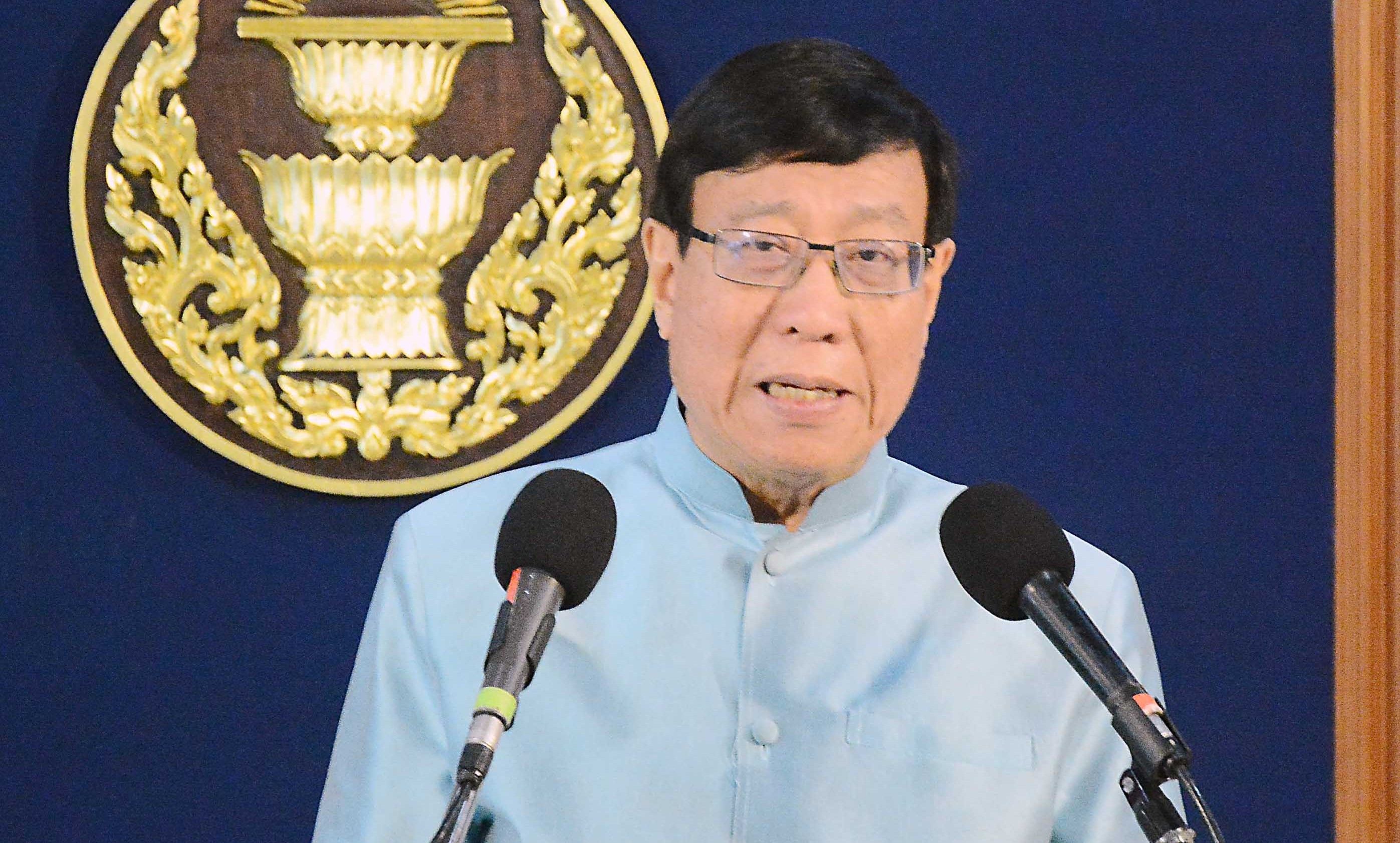 “พรเพชร” จ่อตั้งกมธ.ร่วม3ฝ่าย สัปดาห์หน้า เจรจากกต.-กรธ.ทุกประเด็น ยันสนช.ไม่คิดยื่นศาลรัฐธรรมนูญ