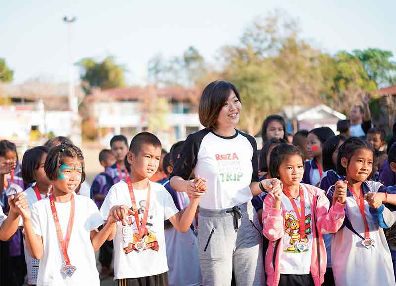 “โรซ่า” ชูสุขภาพเยาวชน มอบโภชนาการ-กีฬาสร้างกำลังใจ