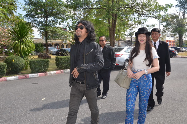 ศาลเมืองคอนพิพากษา “เสก โลโซ” ยิงปืนขึ้นฟ้า จำคุก 5 วัน ปรับ 2 พันบาท