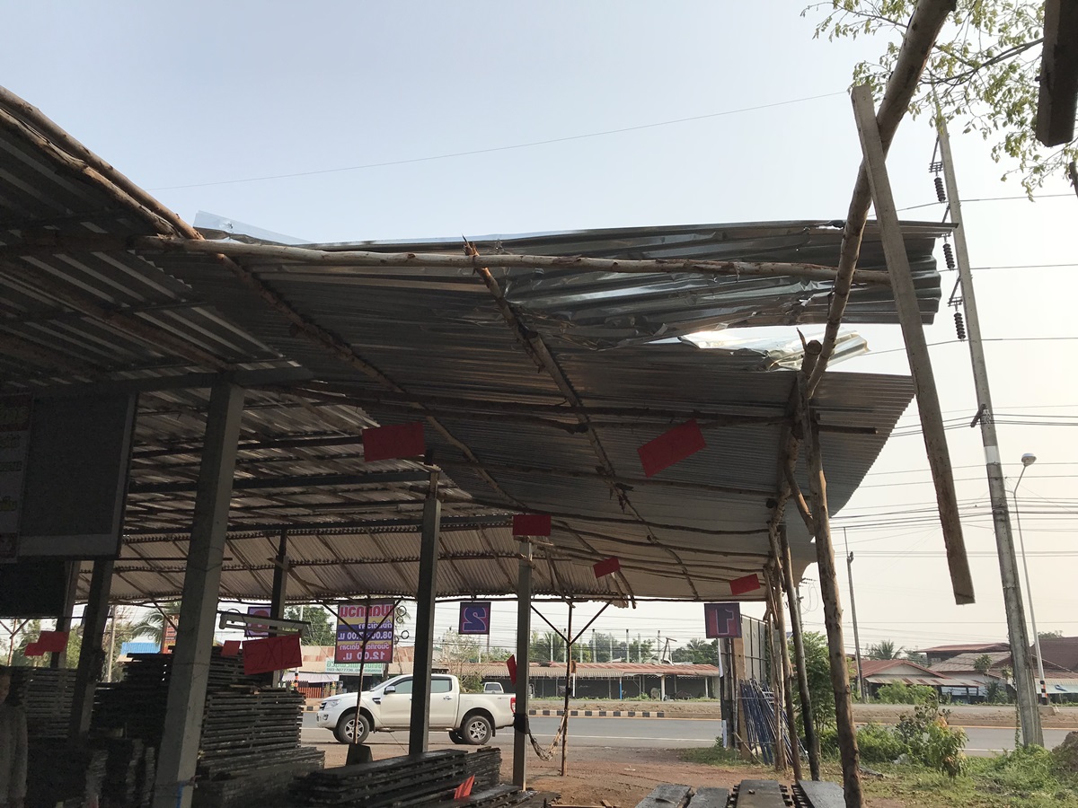หนองคายอ่วม! พายุพัดถล่มหลายอำเภอ บ้านเรือน-ยุ้งข้าวเสียหาย