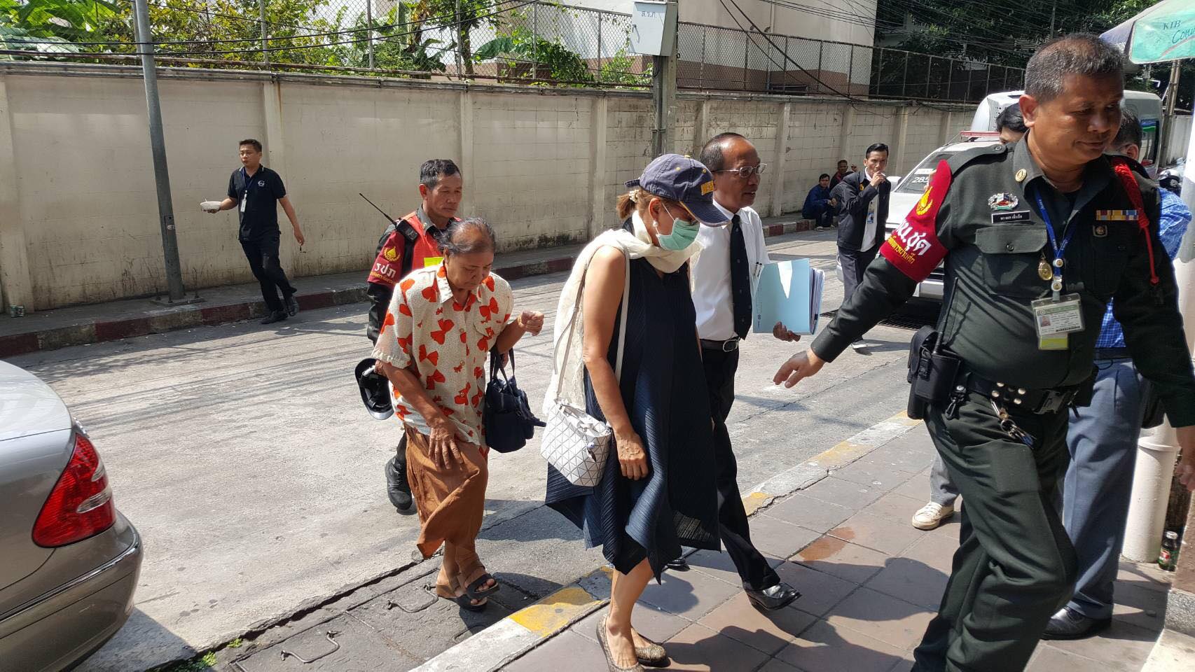 ศาลให้ประกันเมียเปรมชัย คนสนิทครอบครองงาช้างแอฟริกา คนละ 3 แสน ไร้เงื่อนไข