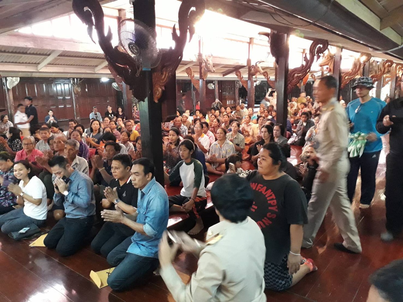 คนเมืองเพชรนับร้อยร้อง “บิ๊กตู่” ค้านโรงไฟฟ้าขยะ ชี้ใกล้ชุมชนเกินไป