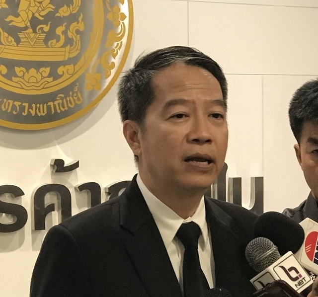 พาณิชย์ลั่นเอาผิดโก่งราคาช่วงสงกรานต์-ปรับฐานค่าแรงใหม่ ดึงผู้ผลิตจัดแบ็กทูสคูล