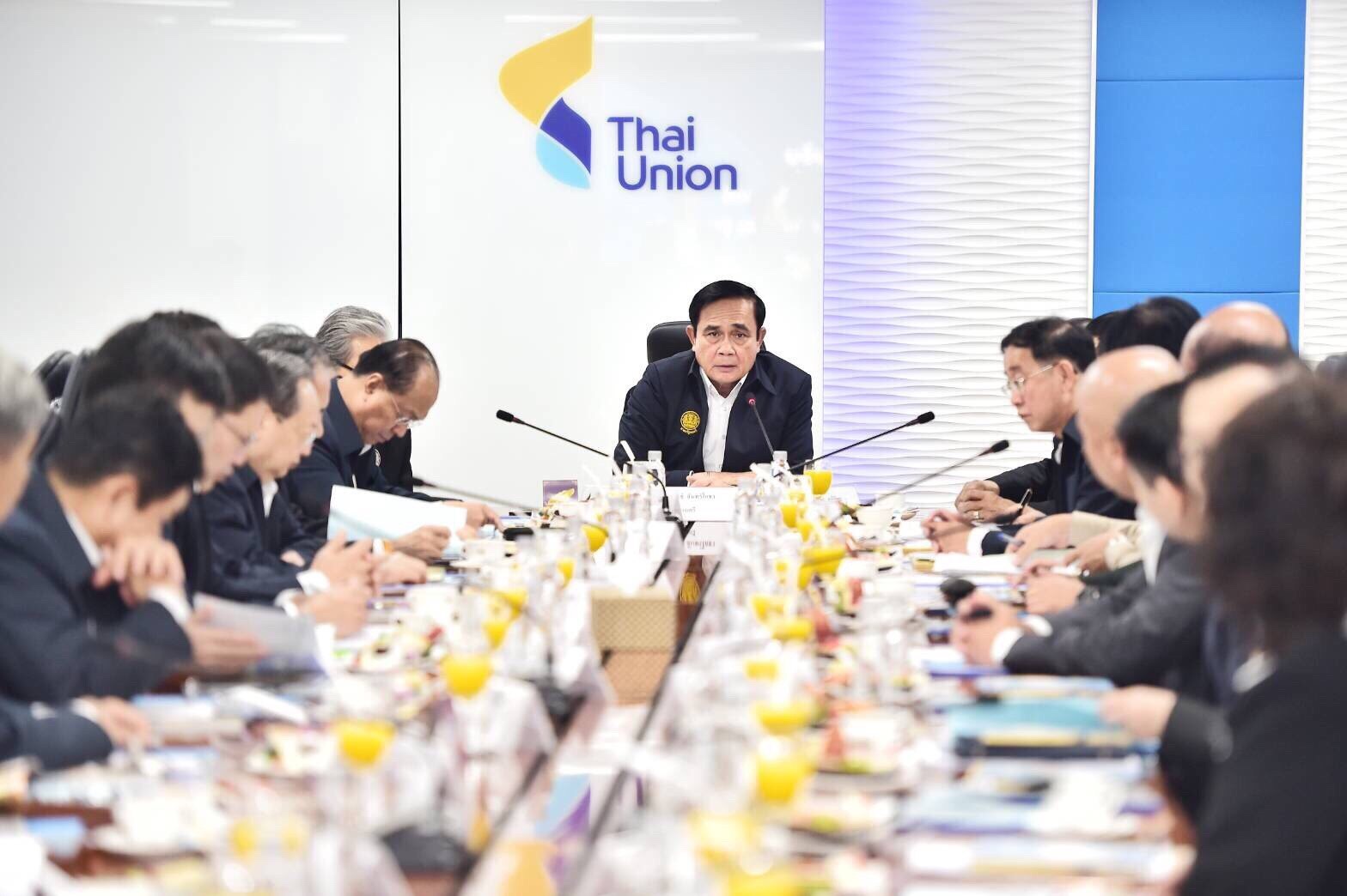 “อุตตม” ลุยสมุทรสาคร ดันธุรกิจ Seafood สู่ 4.0 ตามแผนรัฐบาล พร้อมดึงไทยยูเนี่ยน เป็น SeaFood Big Brother ช่วย SME