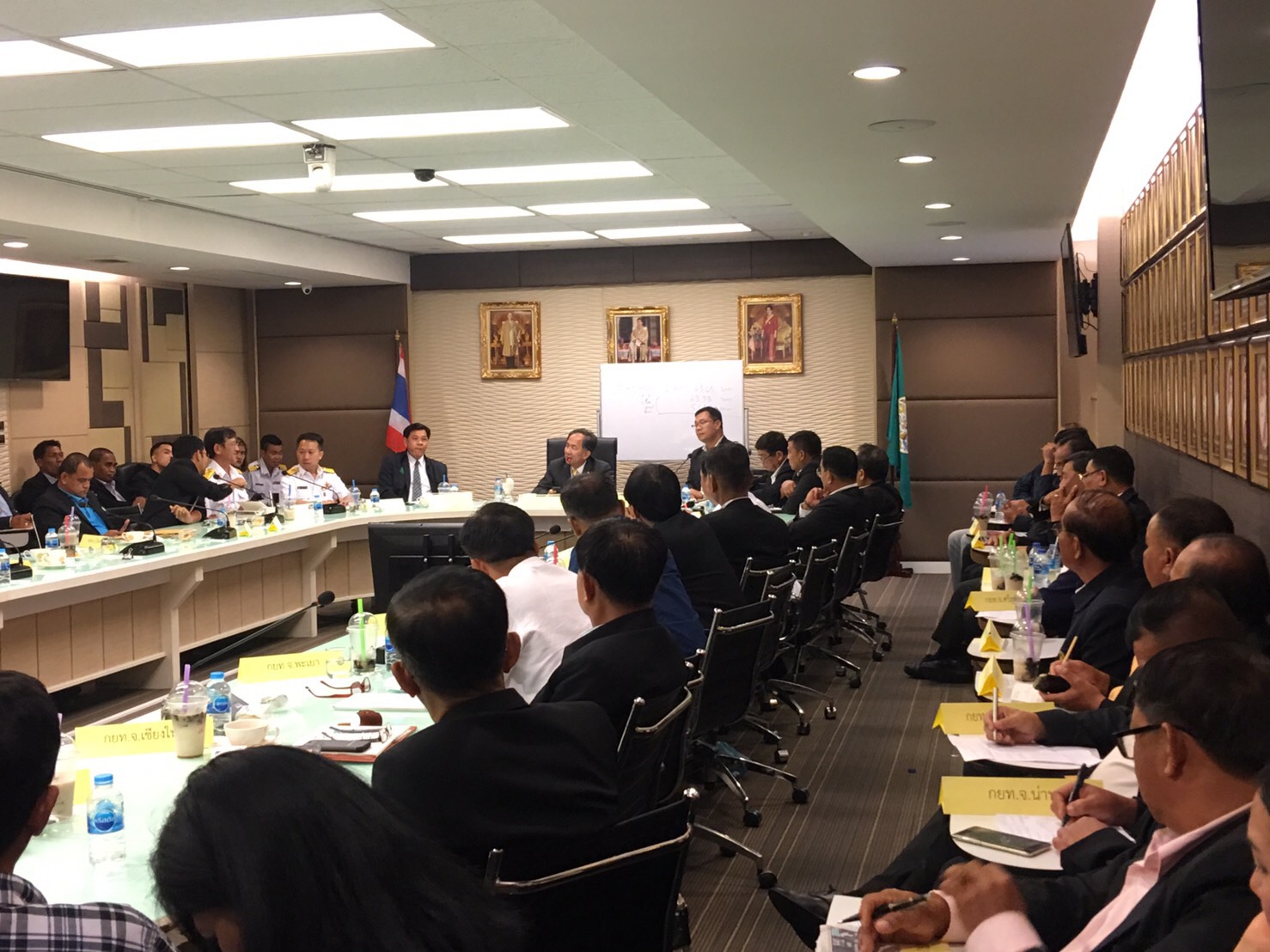 “กฤษฎา” รับข้อเสนอแกนนำสวนยาง ยกเลิกเงินเซส  นายกฯกำชับตรวจสอบวัคซีน-ไข้หวัดนก