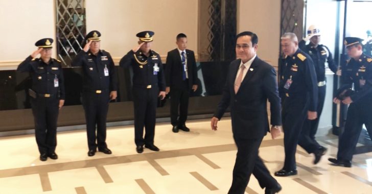 “บิ๊กตู่” บินกรุงฮานอย ประชุมอนุภูมิภาคลุ่มน้ำโขง ปัดตอบ สนช.โบ้ย พ.ร.ป.ส.ส. เมิน “ยิ่งลักษณ์-ทักษิณ” โผล่ญี่ปุ่น