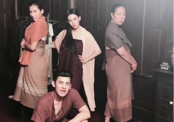 ส่องแม่นายการะเกด นำ 3 บ่าวแดนซ์แบบไม่ห่วงสวย! (ชมคลิป)