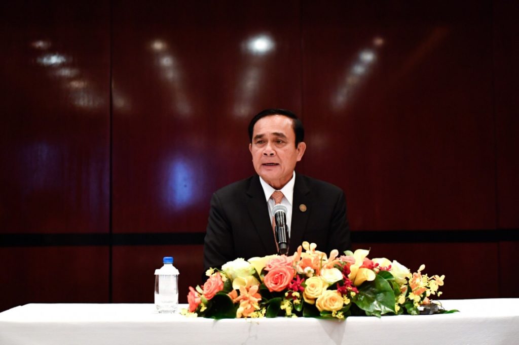 “นายกฯตู่” แนะแรงงานต่างด้าวอีก 9.5 แสนคน ยื่นพิสูจน์สัญชาติให้เสร็จใน 31 มี.ค.นี้