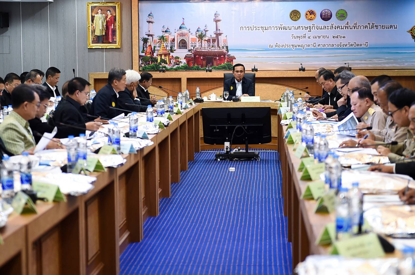 นายกรัฐมนตรีเร่งโครงการและแผนงานการพัฒนาเศรษฐกิจและสังคมชายแดนภาคใต้