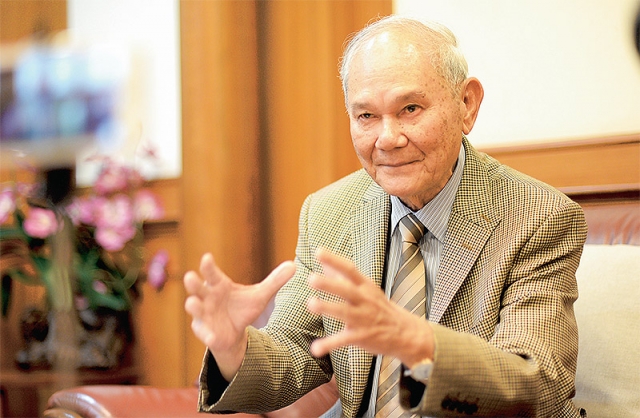 ครม.ไฟเขียว เเต่งตั้ง “มีชัย” นั่งปธ.พิจารณาร่างพ.ร.บ.ตำรวจ ดึงหัวกะทิกฎหมายร่วมทีม