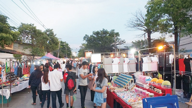 ออนไลน์ละเมิดทรัพย์ทางปัญญา พาณิชย์จับตาตลาดนัดขายของก๊อบปี้!