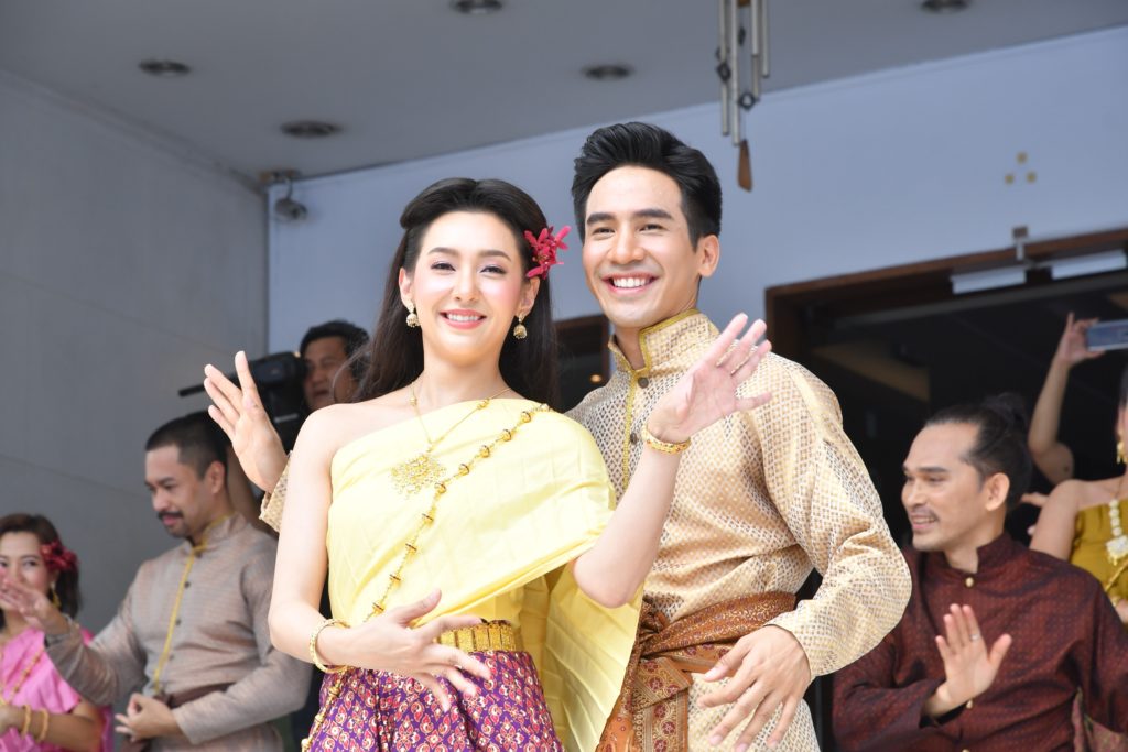 ครึกครื้นสุดๆนะออเจ้า! ‘เบลล่า-โป๊ป’ นำทีม บุพเพสันนิวาส รำแก้บน