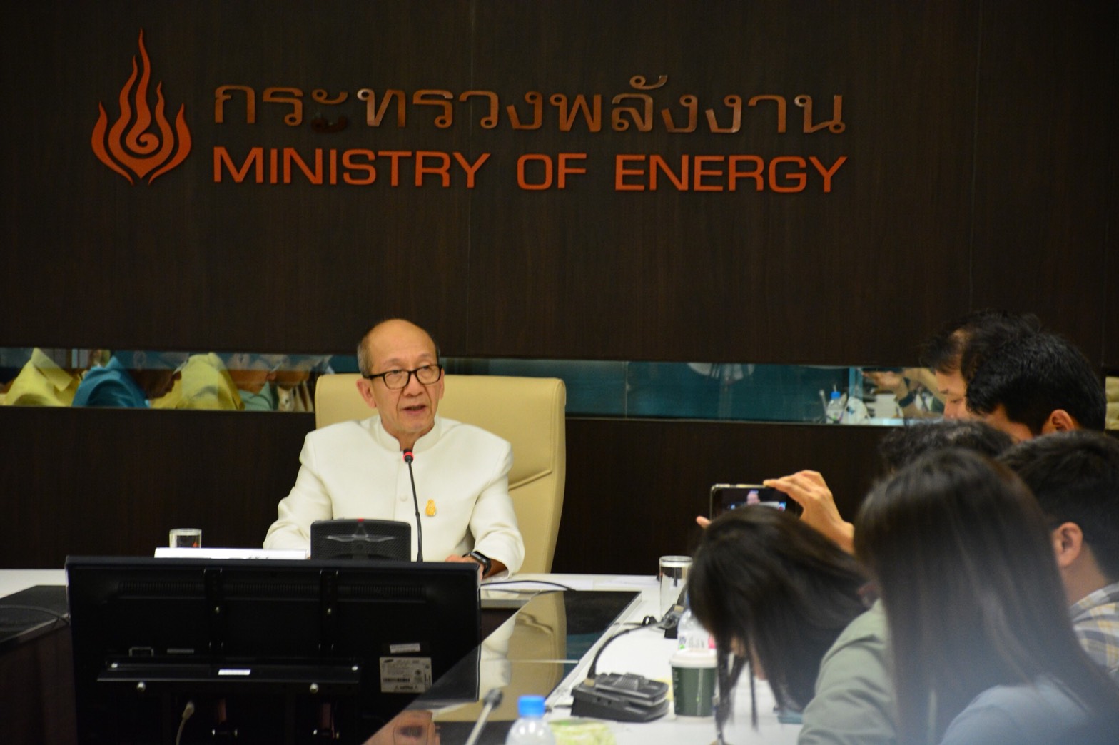 ก.พลังงาน ปรับสูตรคำนวณน้ำมันหน้าโรงกลั่นใหม่ พรุ่งนี้น้ำมันลดทันทีอย่างน้อย 15 สต./ลิตร