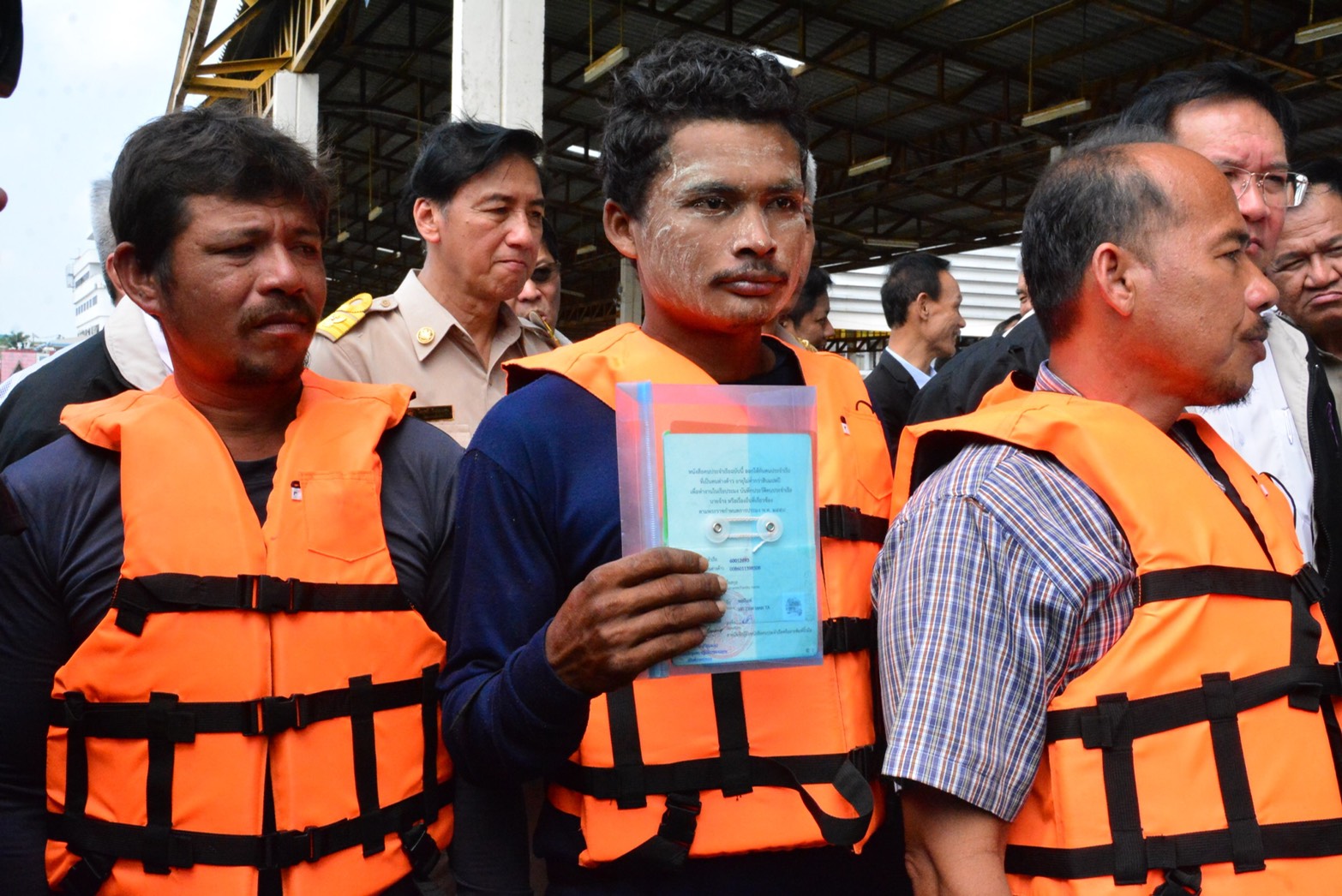 กสร. ย้ำนายจ้างประมงทะเลปฏิบัติตามกฎหมายใหม่ จัดอุปกรณ์สื่อสารให้ลูกจ้าง