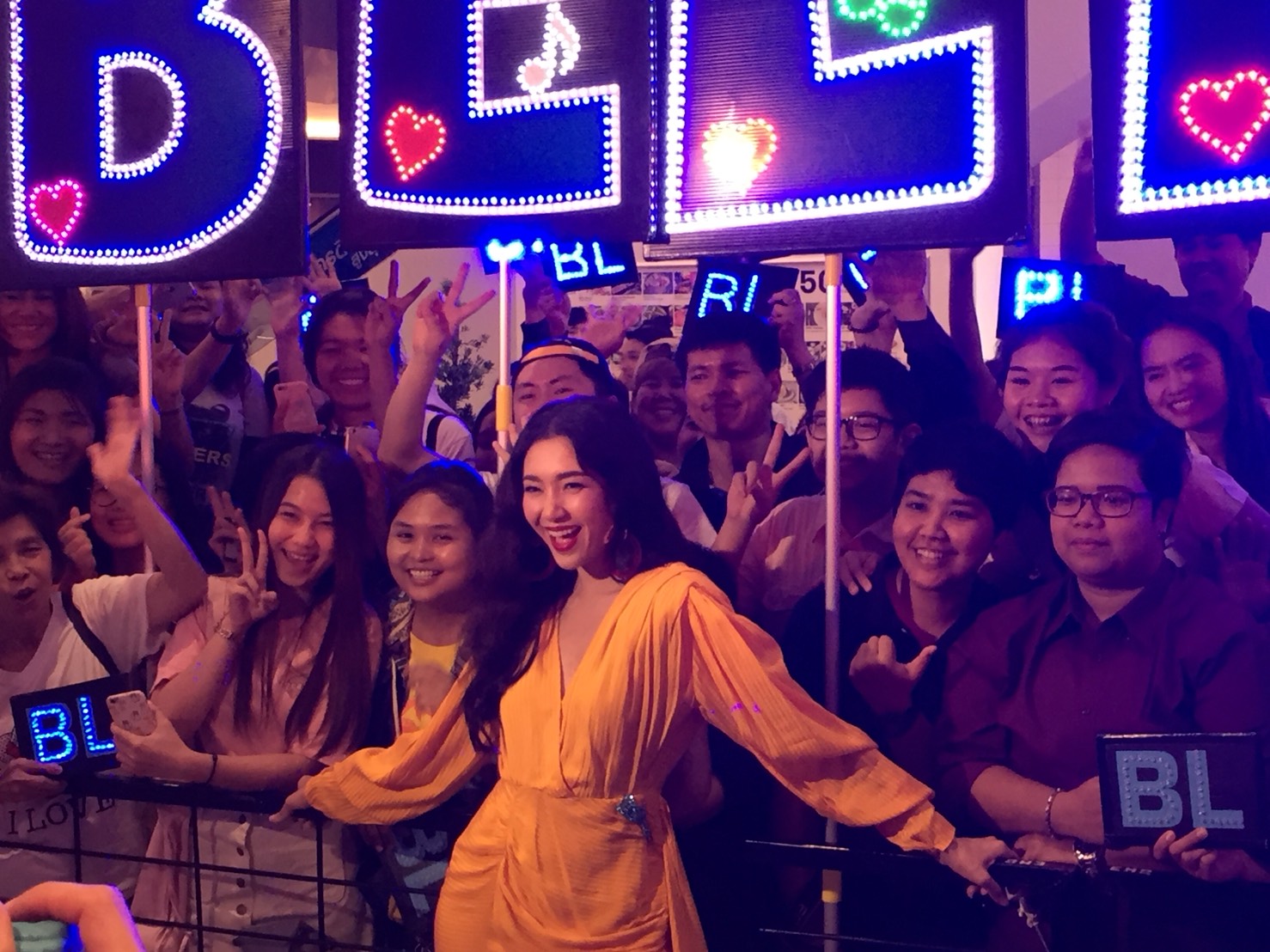 แม่นายการะเกด…ร่วมฉลองครบรอบ 6 ปี “ลาซาด้า” จัดเต็มส่วนลดสูงสุด 90%