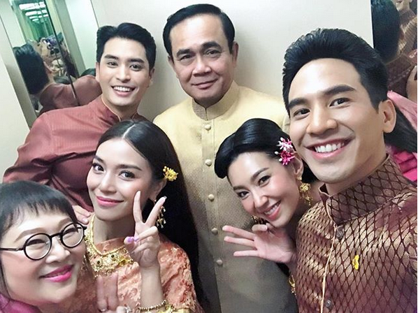 ผลสำรวจเผย “บิ๊กตู่-พี่หมื่นโป๊บ-เบลล่า” คนไทยกรี๊ด อยากเล่นน้ำสงกรานต์ปีนี้ด้วยมากที่สุด !